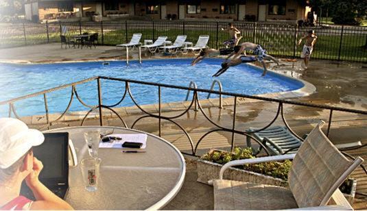 The Wesley Inn Motel Lake Geneva Bagian luar foto