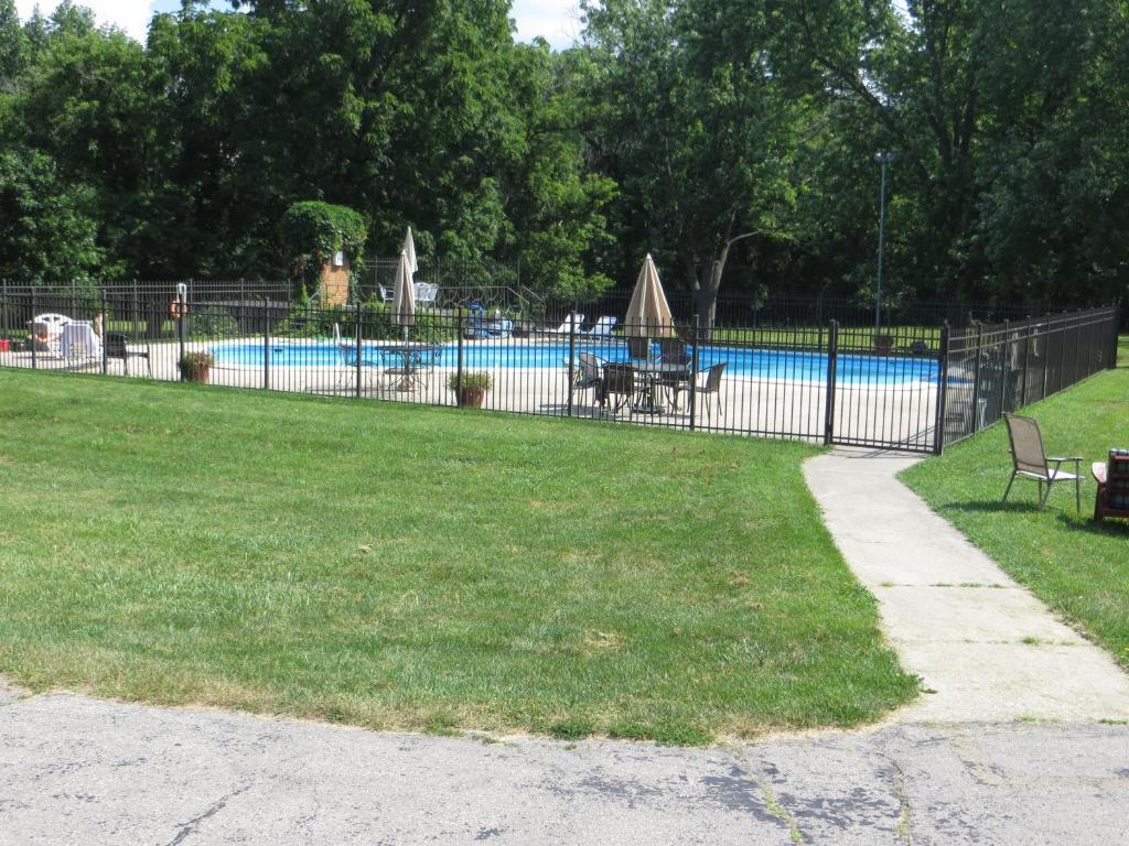 The Wesley Inn Motel Lake Geneva Bagian luar foto