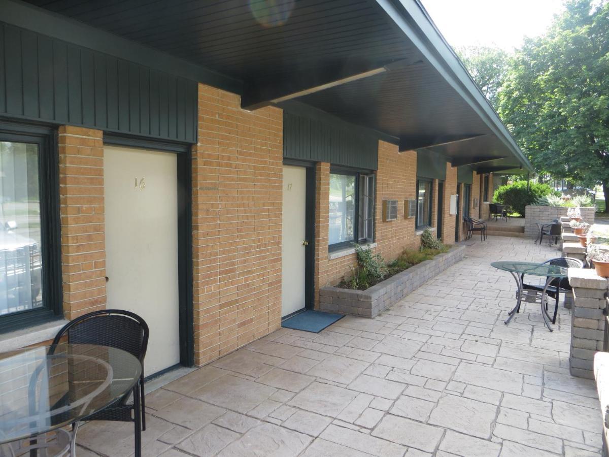 The Wesley Inn Motel Lake Geneva Bagian luar foto
