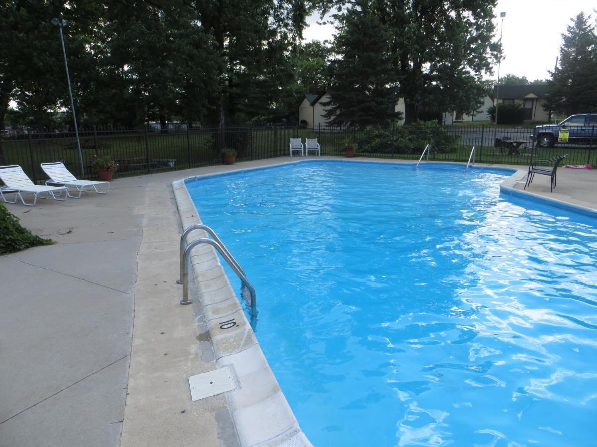 The Wesley Inn Motel Lake Geneva Bagian luar foto